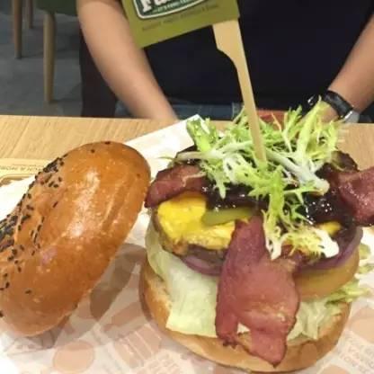 大连市肯德基全家桶里面都有什么