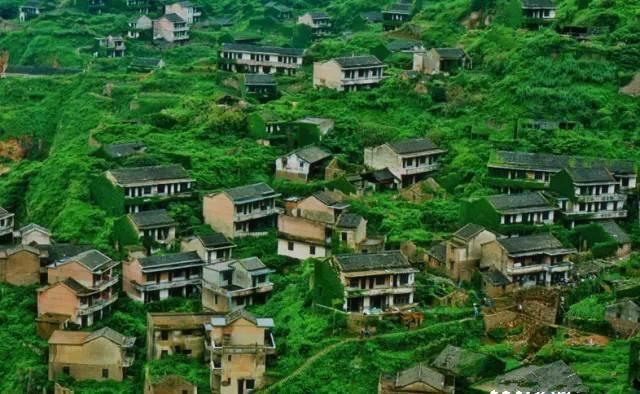 梦境迷雾,在妈妈床上的婴儿尿脸之谜——解析梦境中的预兆与情感寓意 梦境迷雾,在妈妈床上的婴儿尿脸之谜——解析梦境中的预兆与情感寓意