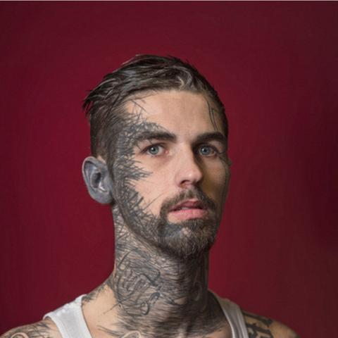 女生颈部纹身图案大全的长尾关键词有什么