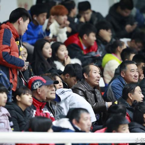 哈尔滨冰上乐园图片高清相关长尾关键词有哪些