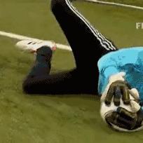 足球扑救视频该怎么拍摄