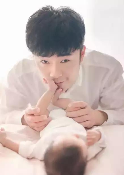 感恩节宝宝怎么起名好听(隔壁的女孩剧情讲了什么)