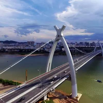 南宁市英华学校在哪个区