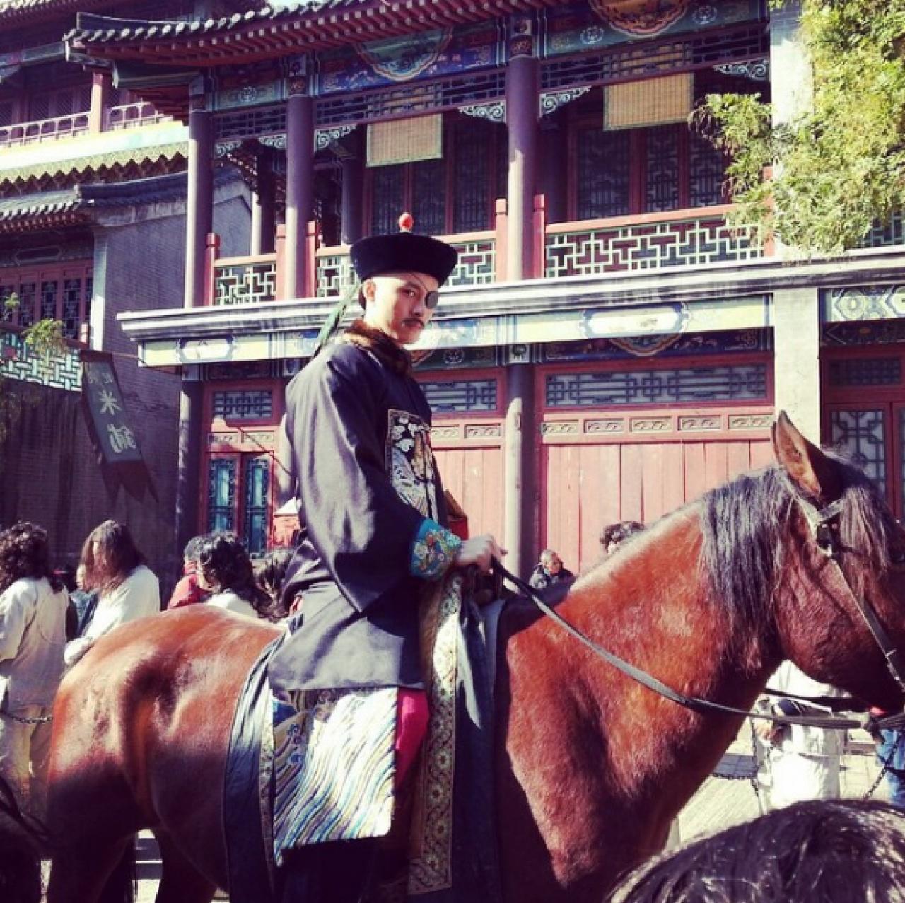 梦见已故父亲复活，梦境背后的深层含义与心理解析