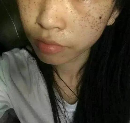 梦见家里有一群小蛇但没被咬，潜意识中的警示与内心平静的象征