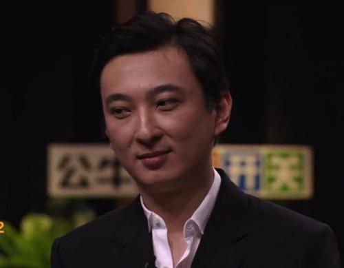 梦的迷雾,当现实与梦境交织——解析老爸车祸住院后,梦中月经与怀孕的奇异景象 梦的迷雾,当现实与梦境交织——解析老爸车祸住院后,梦中月经与怀孕的奇异景象