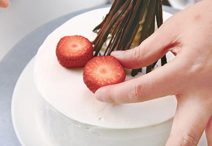 雪顶蛋糕奶油怎么抹(雪顶和奶盖的区别)