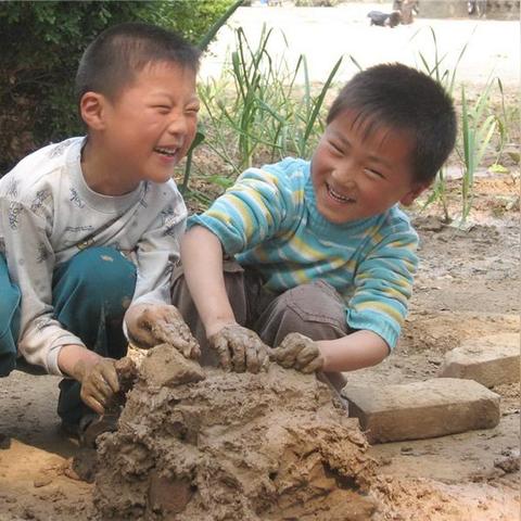 奖杯足球排球怎么画