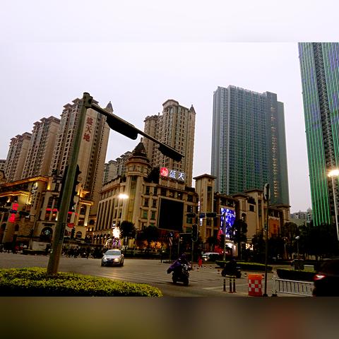 南宁地铁金湖站出口的相关长尾关键词有哪些