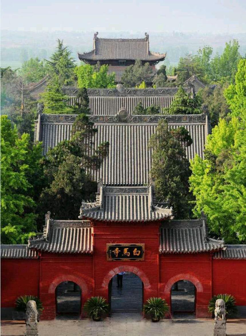 梦见坟墓旁佛像,探寻潜意识中的神秘信号 梦见坟墓旁佛像,探寻潜意识中的神秘信号