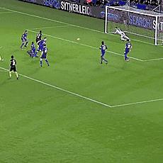 踢足球英文怎么写