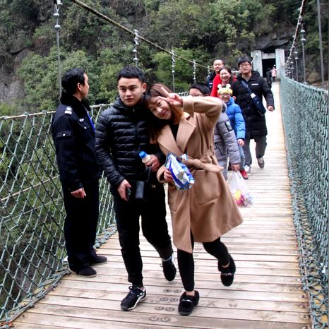 恩施在河南哪个方向