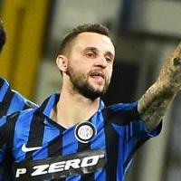 足球比赛骨折女同学的长尾关键词有什么