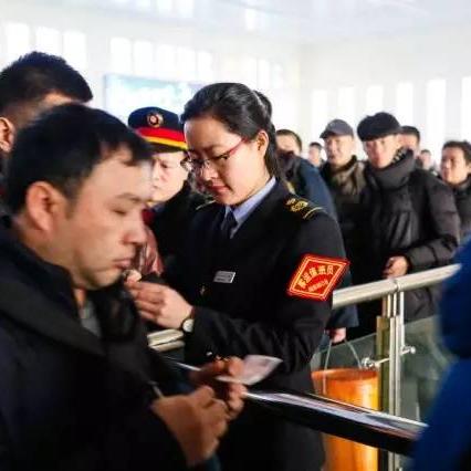 哈尔滨东站到哈尔滨站有大巴吗？