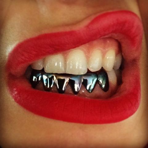 金牙地主电影免费观看的长尾关键词有哪些