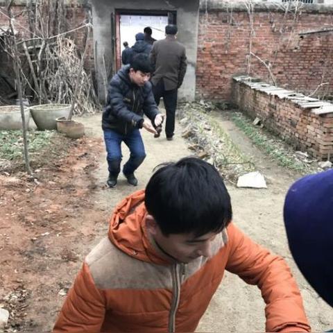 临沂市老人去世怎么磕头