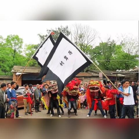 桂林女舞狮王图片相关长尾关键词有哪些