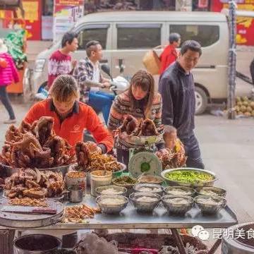 昆明市哪里吃得多的地方