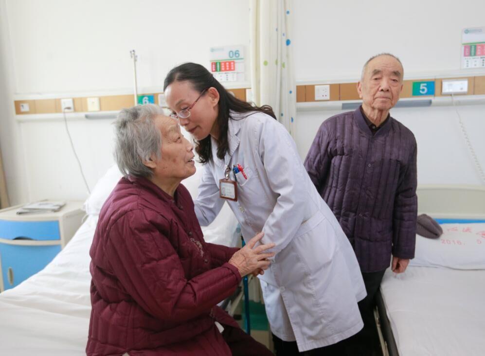 尹老太太
(尹老太太最新) 尹老太太
(尹老太太最新)