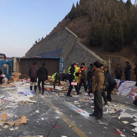 兰州高速公路因17公里下坡导致货车失控造成现场数十人伤亡，肇事司机会被判刑坐牢吗？