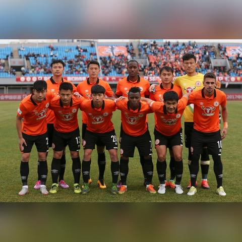 电视足球合影怎么拍