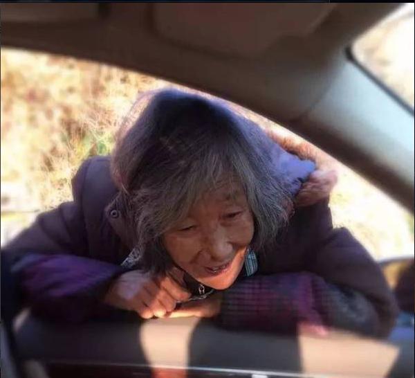 梦境预兆，解读做梦梦到母亲去世的深层含义