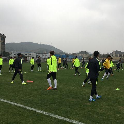 足球比赛握手搞笑视频的长尾关键词有哪些