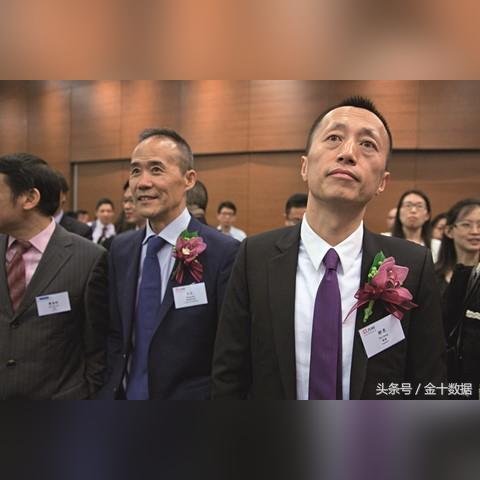 万科三只债券涨幅超20% 临时停牌