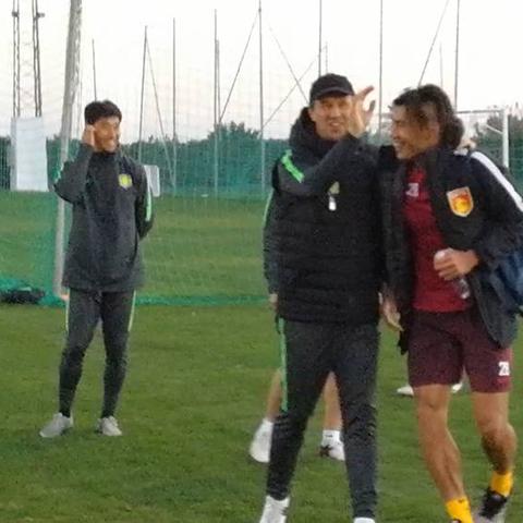 足球运动员吃午餐吗英语的长尾关键词有什么