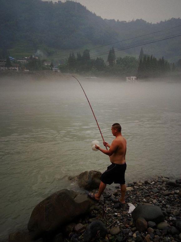 孕期梦境探秘，怀孕两个多月孕妇的钓鱼奇遇与心理解析