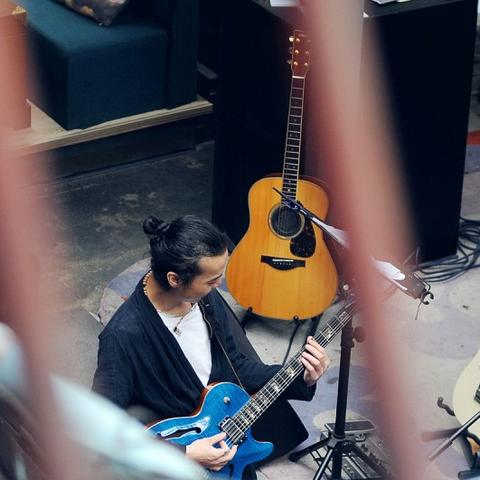 在南宁市开个酒吧怎么样