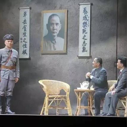 哈尔滨著名戏剧老编剧相关长尾关键词有哪些