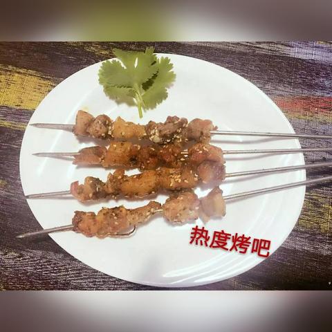 哈尔滨男子2元钱买袋盐发现过期半年状告超市获赔1000元，你怎么看？