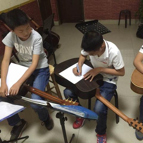 河南宏声琴行的相关长尾关键词有哪些