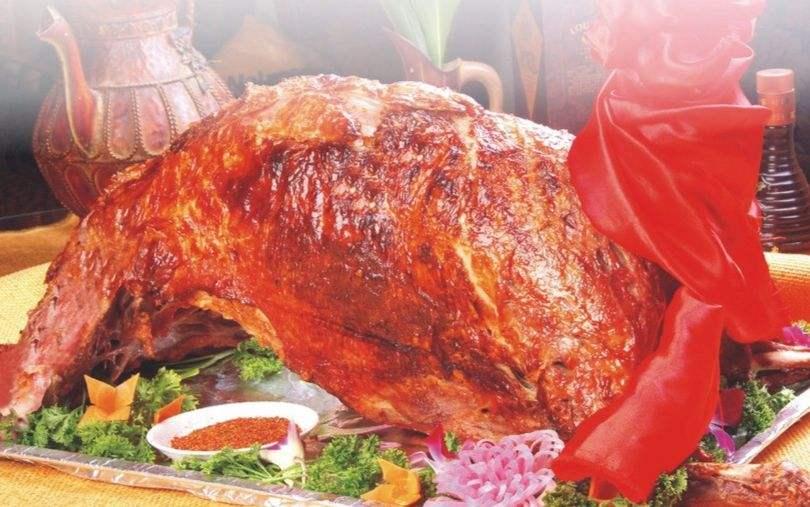 美食烤什么（想在镇上做小吃烤冷面烤肠炸鸡柳煎饼果子有什么技术配方分享）