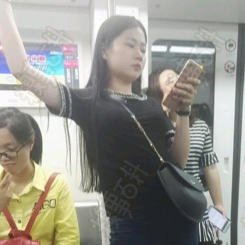足球运动员李昂得女友的长尾关键词有什么