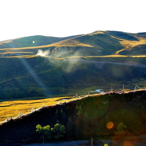甘肃省高一，高二的学生用的哪个版本的地理课本，学的主要是些啥内容？着急……在线等答案？