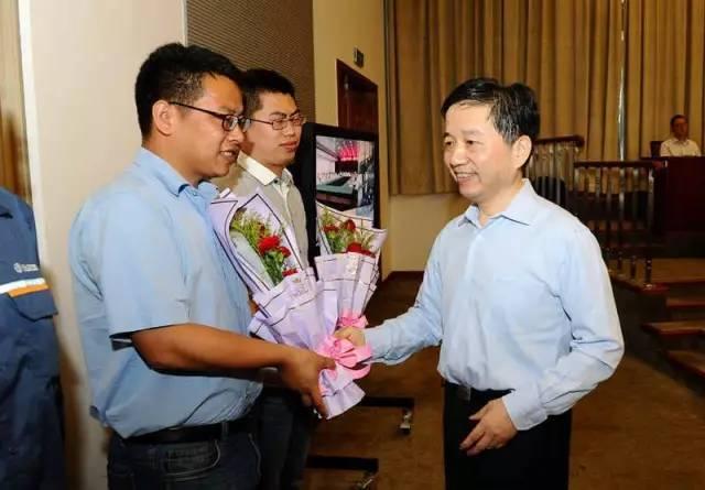冶金分析大专毕业论文溆浦县有哪些德高望重的人