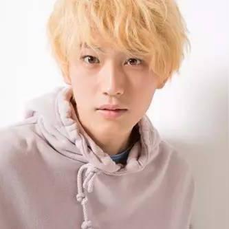 日本足球运动员帅哥排名的长尾关键词有什么