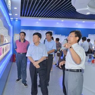 潍坊市比济宁市大多少