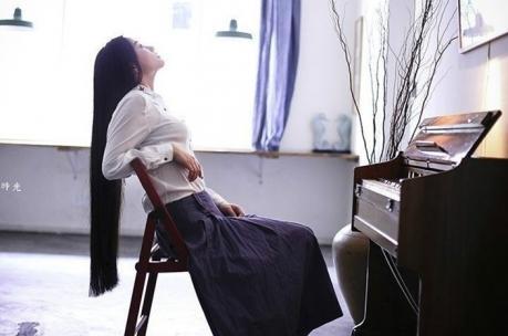 梦回往昔，分手一年后的情感纠葛与自我救赎