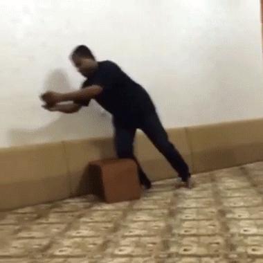 梦境解析，梦到小孩子被电梯绞死死的很惨是怎么回事