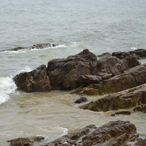 南宁市到东兴口岸怎么走