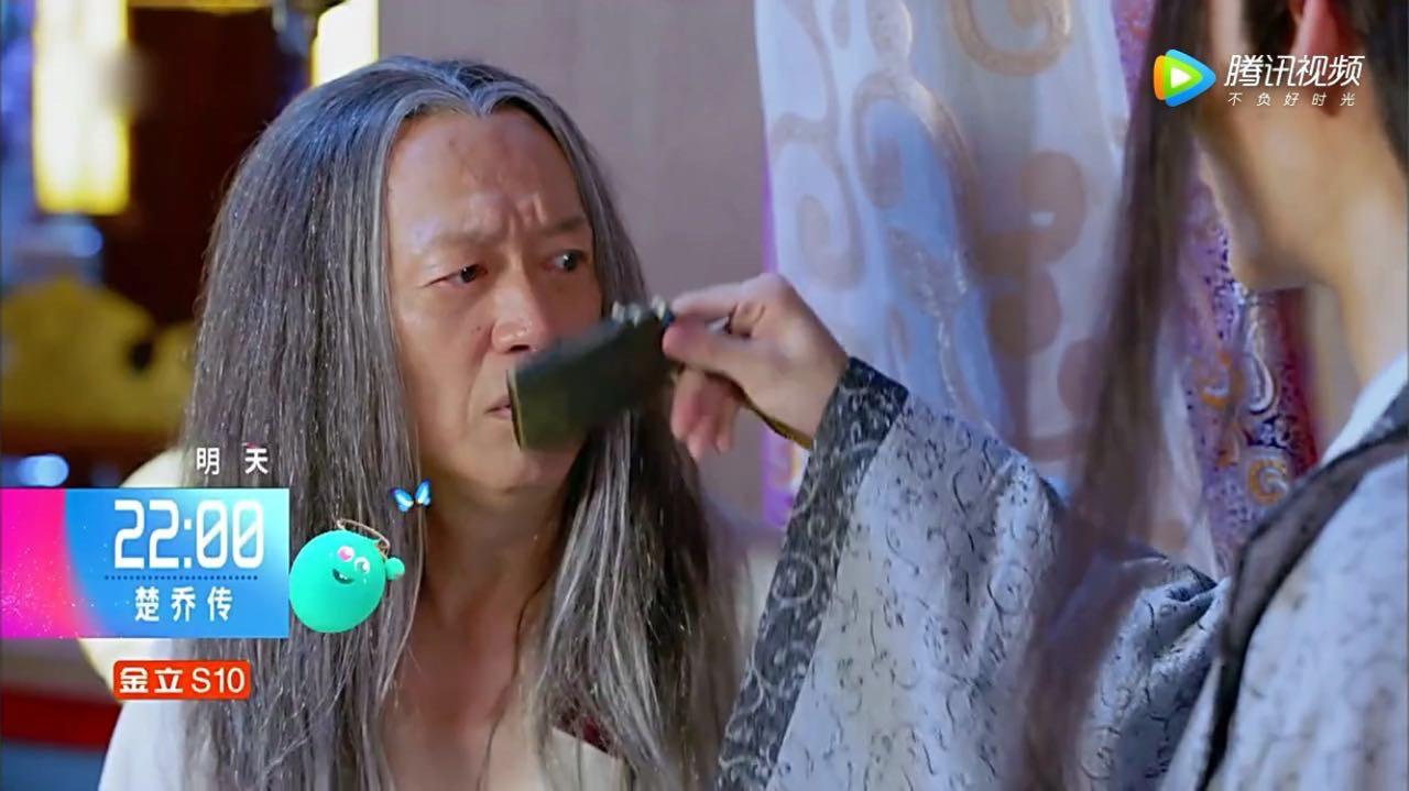 梦之谜，解析怀孕临产，腹痛床染血的梦境寓意