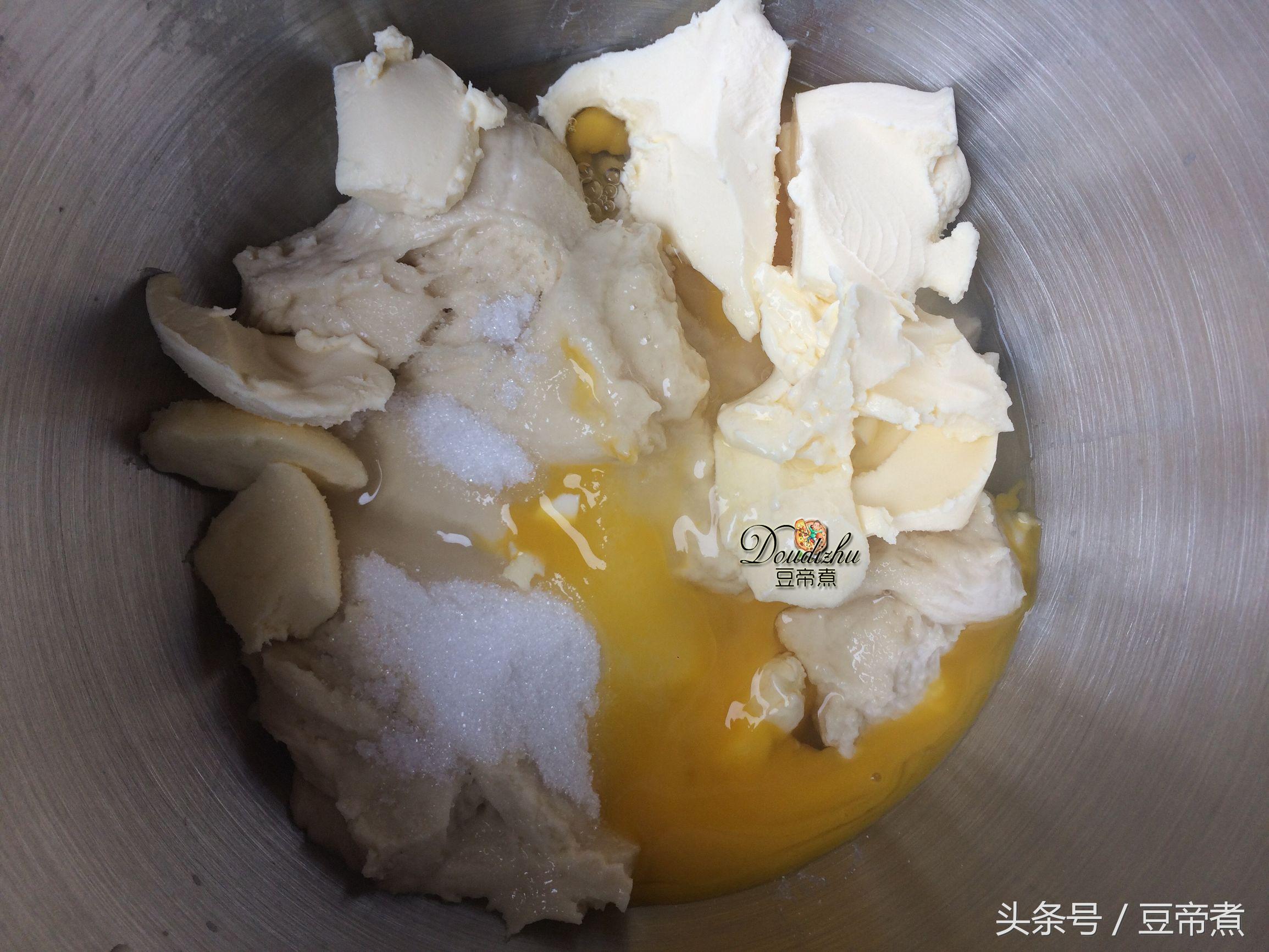一个鸡蛋怎么打成奶油(怎么用牛奶黄油鸡蛋做奶油)