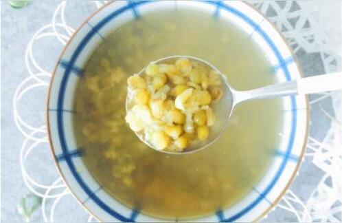 想煮出颜色碧绿的绿豆汤应该怎么做绿豆汤怎么煮才会绿