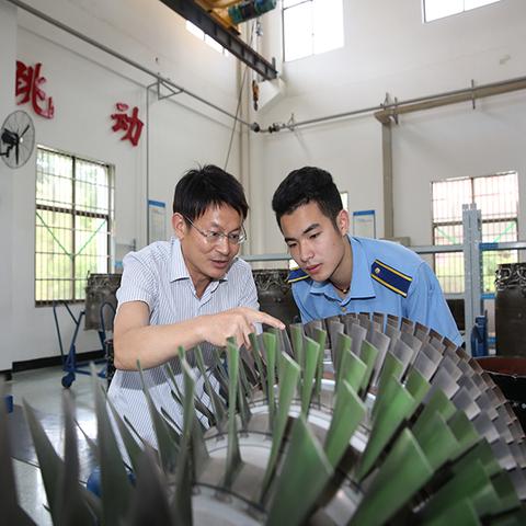 长沙航空学院是几本相关长尾关键词有哪些