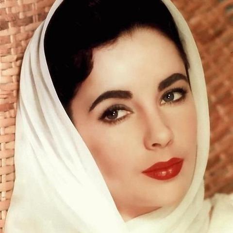 紫色睡裙电影免费观看的长尾关键词有哪些