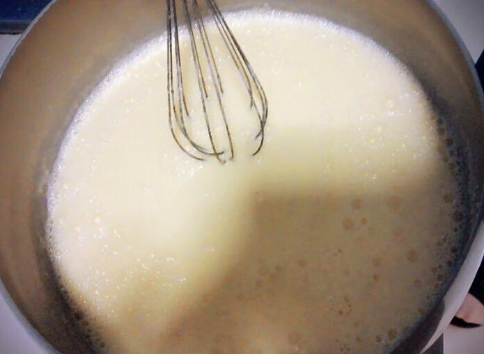 淡奶油炼乳怎么做奶油(鸡蛋不加炼乳能做成奶油吗)