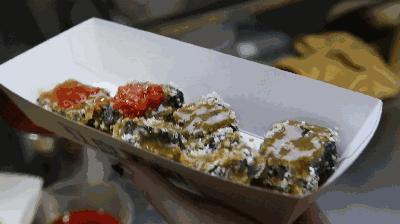 梦境中的味觉记忆，解析买烧饼臭豆腐付10块钱找我一块的梦境寓意